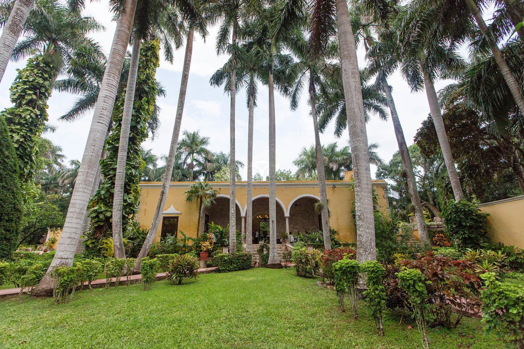 Hacienda Chichen Resort
